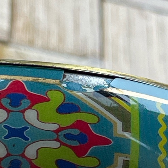 Vintage enamel brass bangle bracelet - Picture 3 of 3